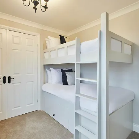 Townhouse Retreat-sleeps 6-3bed-2bath Feriehus