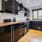 بيت للعطل Townhouse Retreat-sleeps 6-3bed-2bath