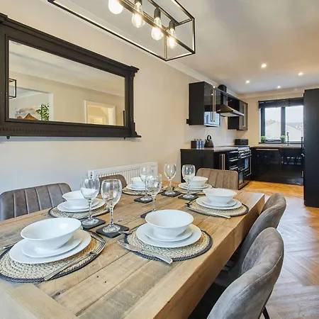 Townhouse Retreat-sleeps 6-3bed-2bath