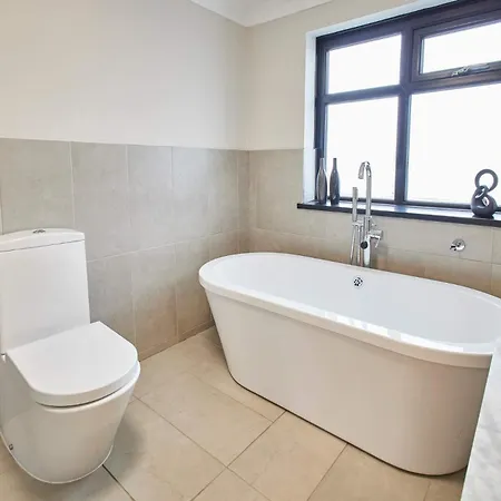 Townhouse Retreat-sleeps 6-3bed-2bath