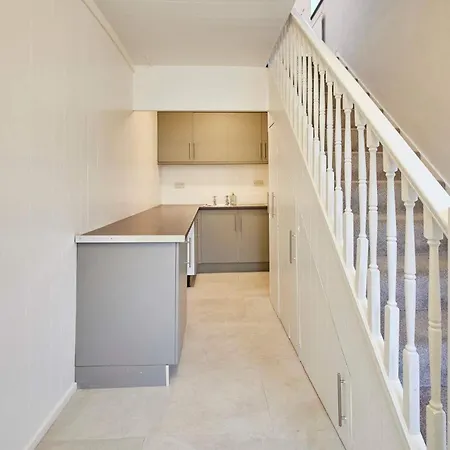 Townhouse Retreat-sleeps 6-3bed-2bath Tatil Evi *