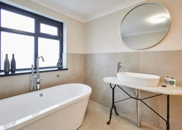 Townhouse Retreat-sleeps 6-3bed-2bath