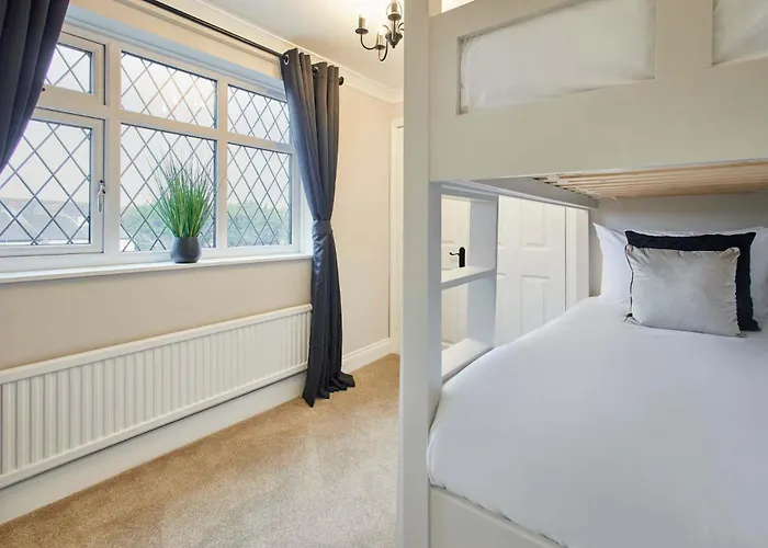 Townhouse Retreat-sleeps 6-3bed-2bath