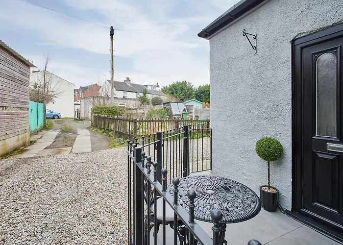 Townhouse Retreat-sleeps 6-3bed-2bath